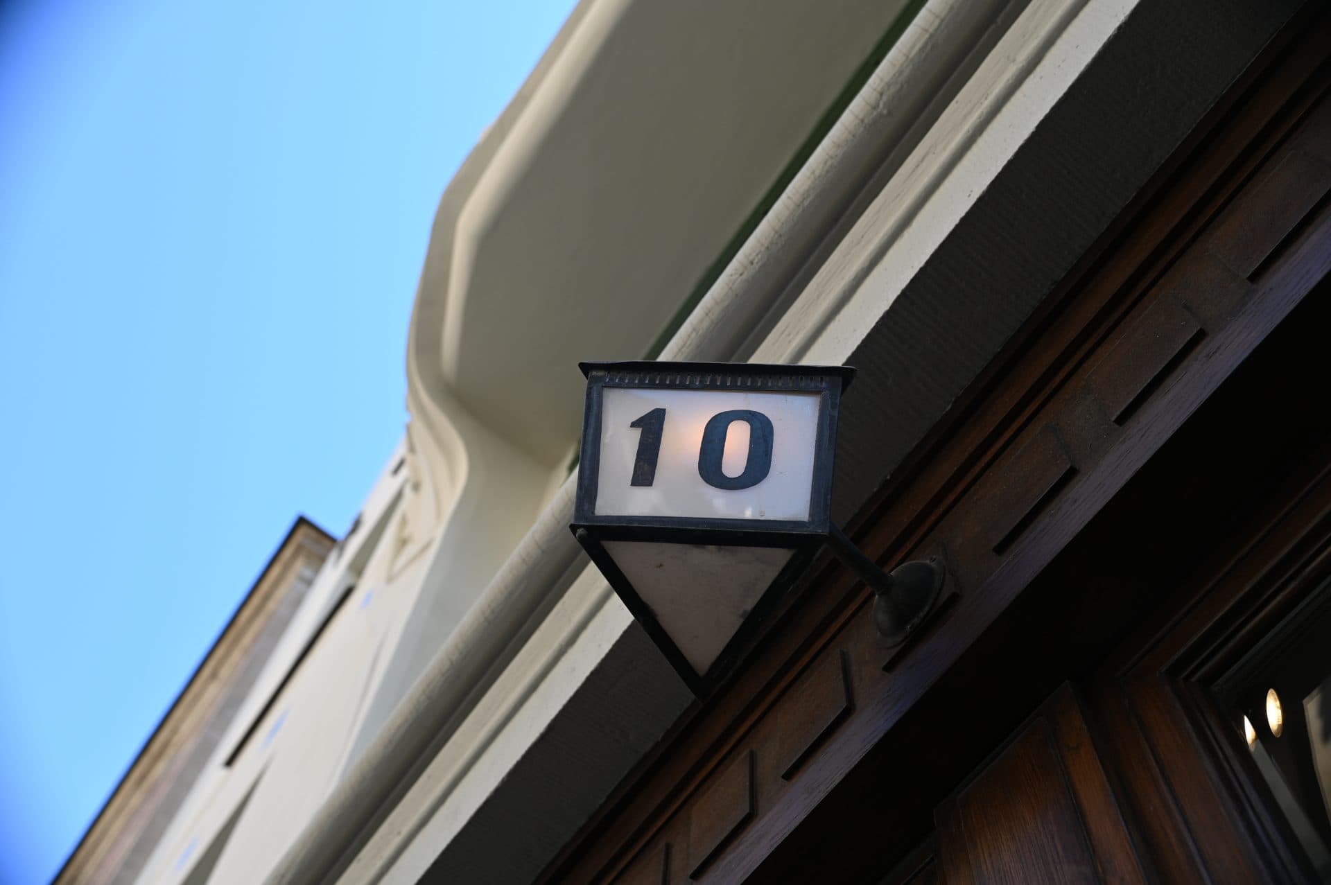 Rubino Rekryterings entre på Grev Turegatan 10a.